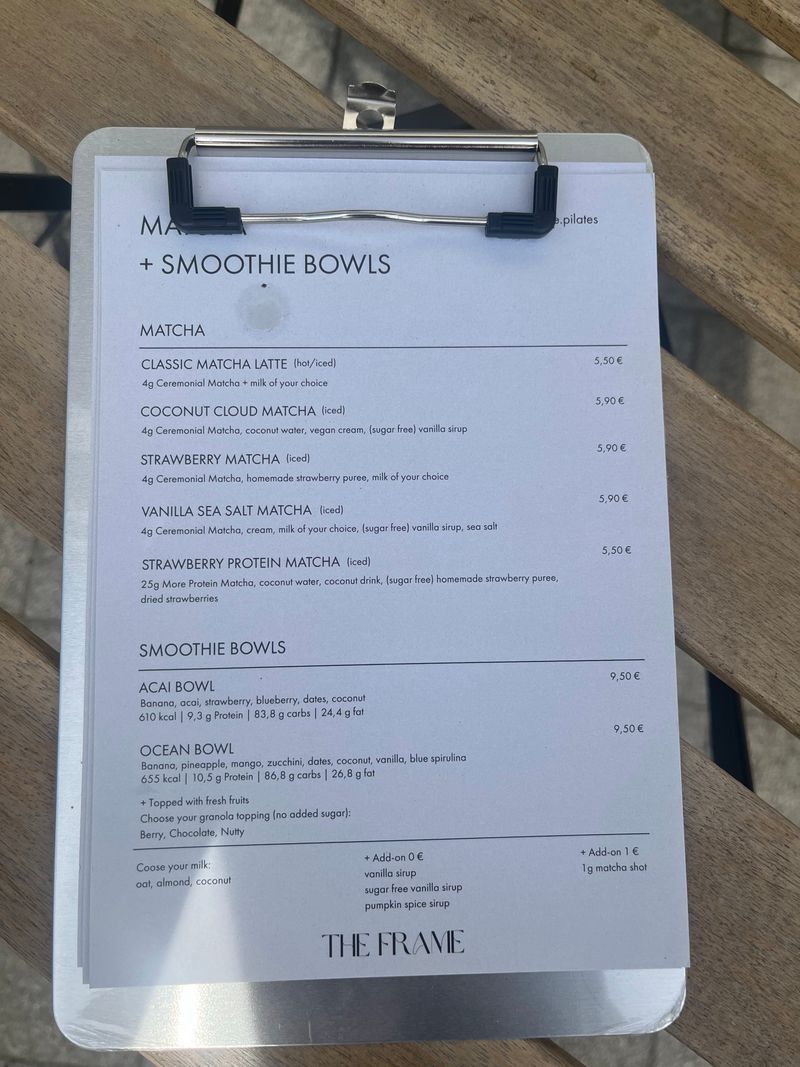 The Frame Berlin: Matcha und Smoothie Bowls Menü