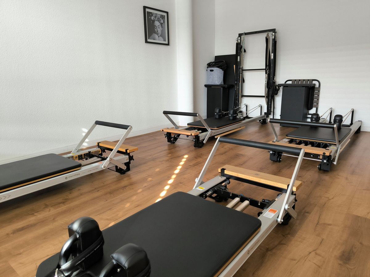 YEP Lounge Bremen: Reformer Kursraum mit 4 Merrithew Reformern